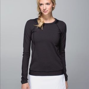 Lululemon Run for Gold Long Sleeve Black, size 6.
